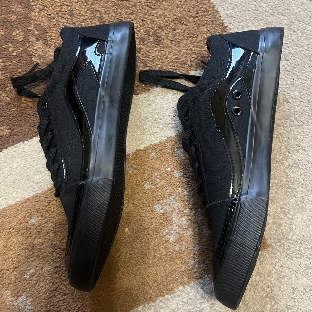 Authentic DHF Shepperd Sneakers. - Picture 3 of 16